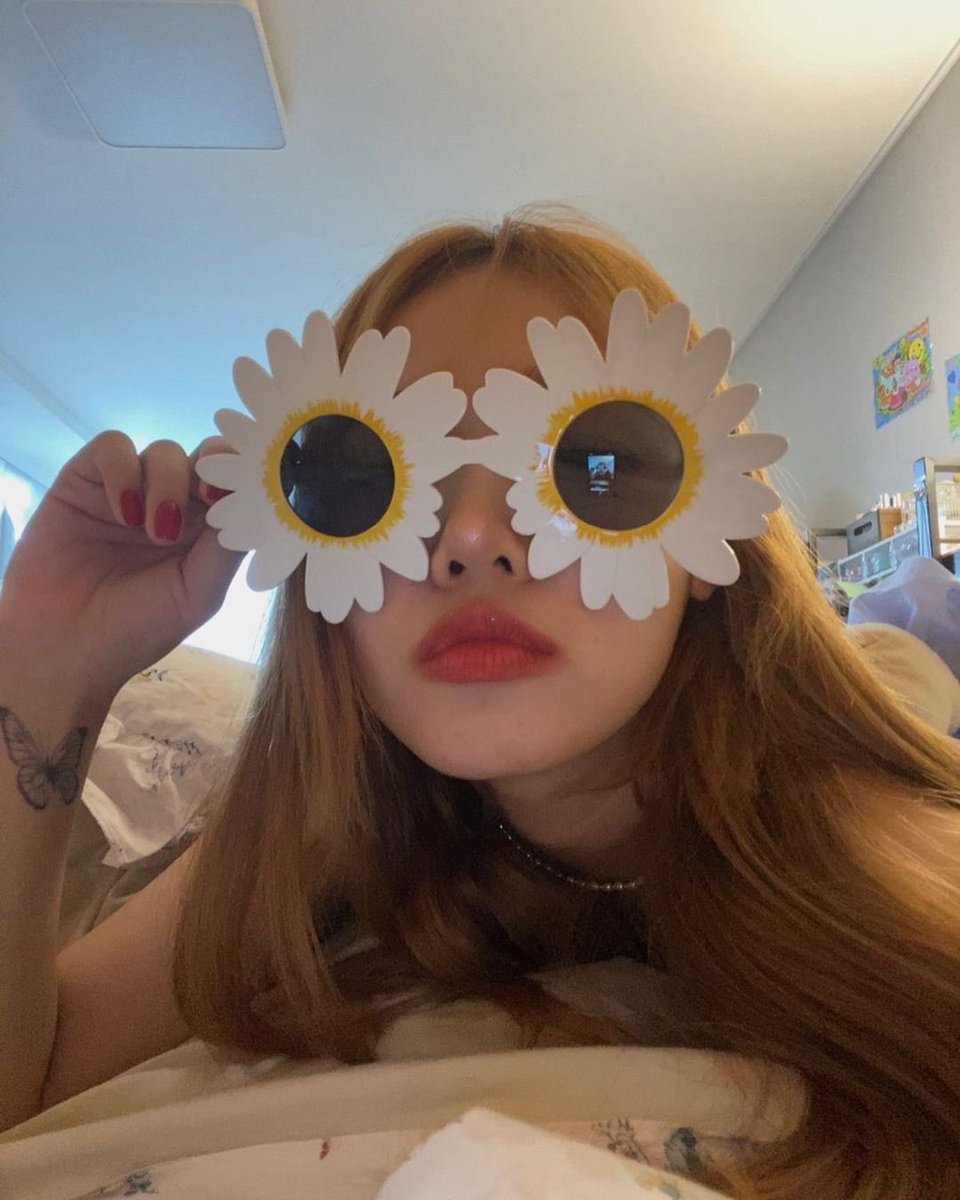 shes on my mind 24/7