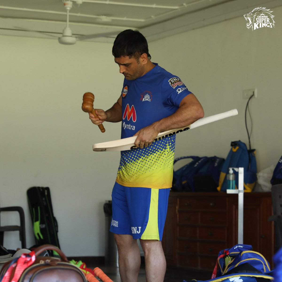 ChennaiIPL's tweet photo. #MaskPodu that's the order of the Day!
#WhistlePodu #Yellove 🦁💛 @chennaicorp https://t.co/A6rMECzS76