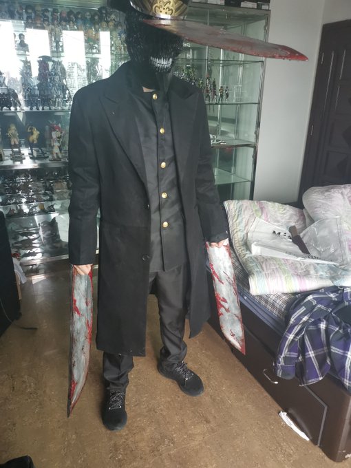 #チェンソーマン 友達が家に来て彼の装備を試着します。 