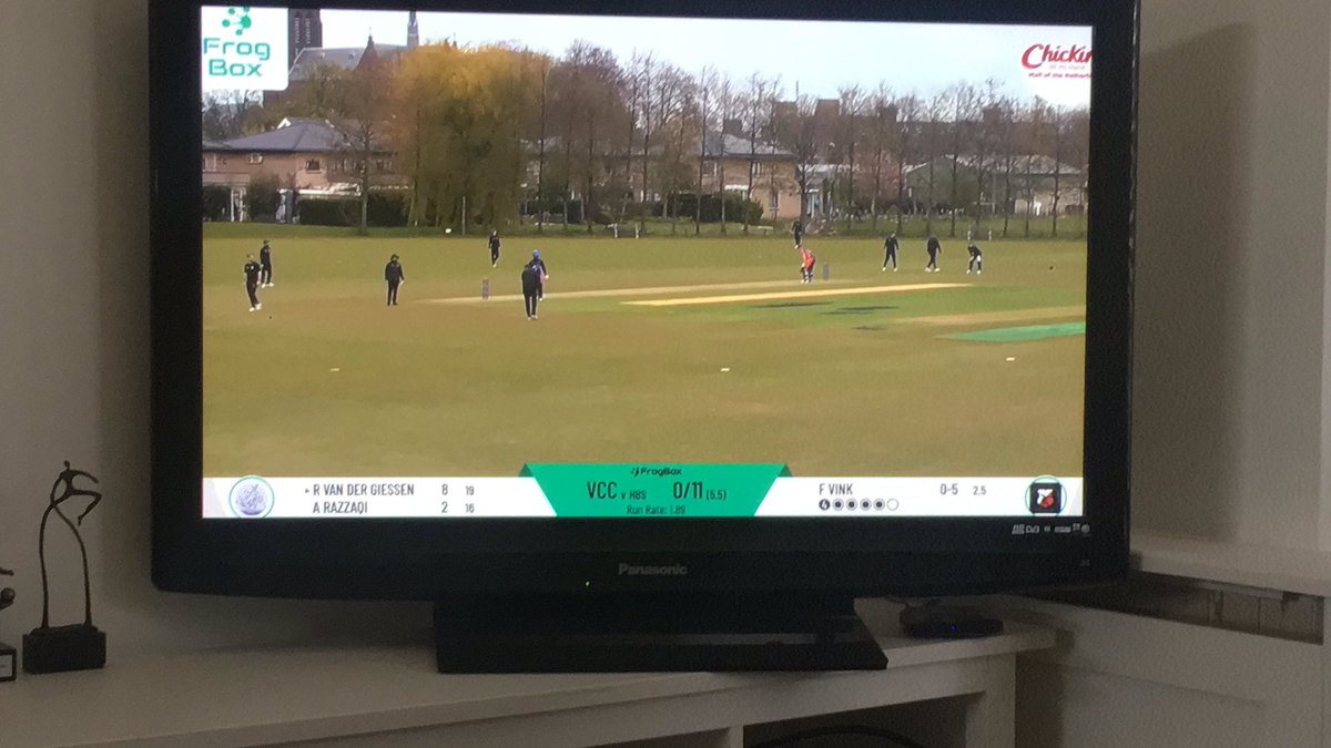 HBS cricket kijken thuis in Corona tijd, niet vervelend en wel lekker warm binnen😉