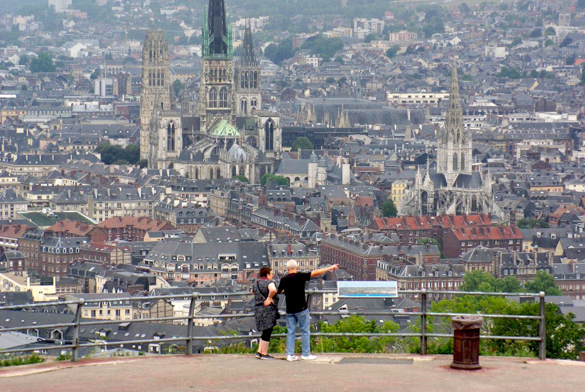 French_Moments's tweet photo. From beautiful half-timbered houses to lofty Gothic churches... Discover the old town of #Rouen 👉 https://t.co/4VsGUW7JSc
.
.
.
#Normandy #NormandyNow #SeineMaritime #MagnifiqueFrance #EnFranceAussi #ExploreFrance #FrenchMoments #LaNormandieImpressionnante #fb76 #rouentourisme https://t.co/amq9GIvgkN