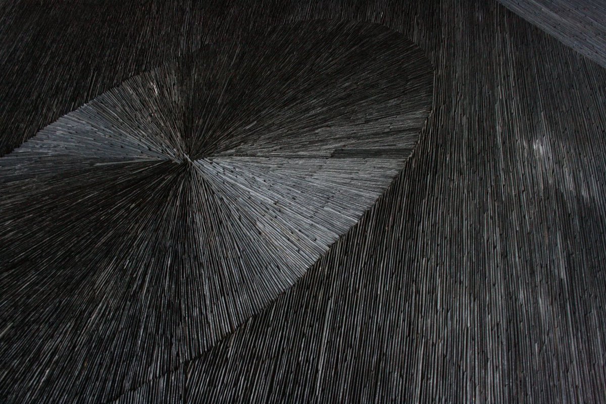 ackroyd_harvey's tweet photo. Over 500 m yr old, Welsh slate is acknowledged as the finest of its type worldwide; light grey in colour with a subtle reflective surface, the riven cut edge lends a chalky white slant to the grey &amp; the material used in the artwork is a waste product from the roof tiling industry https://t.co/QuvQtkIuMn