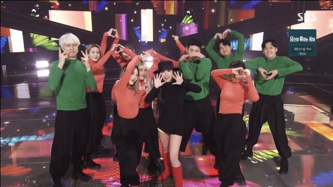byuliyong's tweet photo. i’m so happy wheein’s with a dance crew that’s as chaotic and has the same crackhead energy as she has for this comeback 😂♥️🥺 https://t.co/RqX8qgpP5N