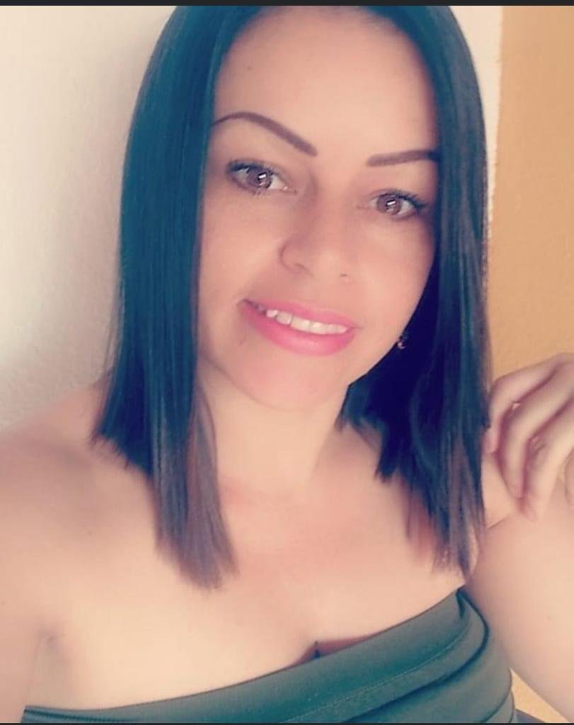 Jenny Lorena Loaiza, 37, from Itagüí, Colombia moved to Spain with her 15 year-old son & husband for a better life. She took care of the elderly by cleaning houses, until her permit expired. All three became sick with COVID. Jenny died.  https://www.infobae.com/america/colombia/2021/04/23/antioquena-viajo-a-espana-a-buscar-un-mejor-futuro-murio-de-covid-y-ahora-su-familia-busca-ayuda-para-repatriar-sus-cenizas/