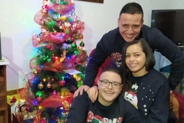 Jenny Lorena Loaiza, 37, from Itagüí, Colombia moved to Spain with her 15 year-old son & husband for a better life. She took care of the elderly by cleaning houses, until her permit expired. All three became sick with COVID. Jenny died.  https://www.infobae.com/america/colombia/2021/04/23/antioquena-viajo-a-espana-a-buscar-un-mejor-futuro-murio-de-covid-y-ahora-su-familia-busca-ayuda-para-repatriar-sus-cenizas/