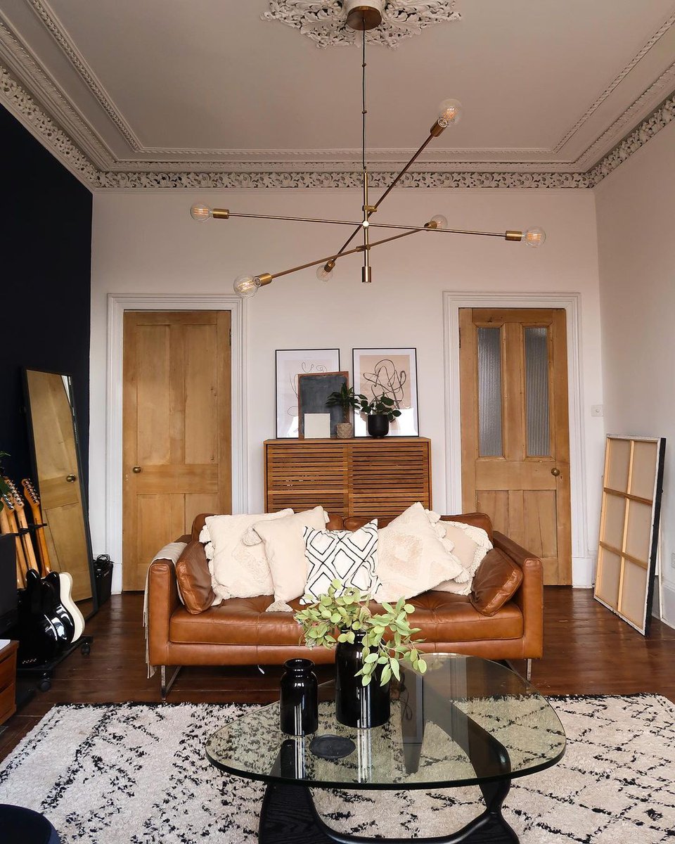 Industrial chic vibes ✨

🛍👉 Paris II three seater sofa grano leather natural tan (was £1599, now £1399): bit.ly/3fphggG
