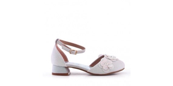 STYLOWEOBCASY's tweet photo. Buty komunijne  _sklep z obuwiem https://t.co/DIXRKB6zJ4 #komunia #buty #dzieci #dziewczynka #komunijne #parafia #butydzieciece #pierwszakomunia #mama #przedszkole #moda https://t.co/LefSUCzoeU