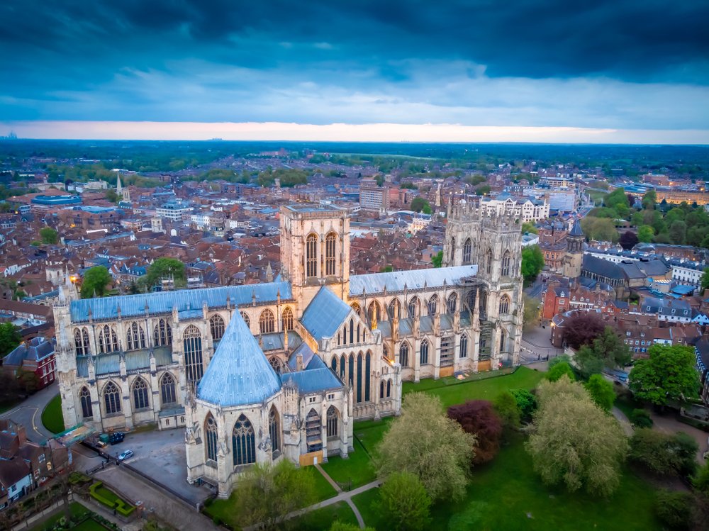 pjwaterhouse's tweet photo. Today in @ICELibrary #BuildingAZ it's Y for York.  Appropriately for a Sunday morning, we're back to Christianity and York Minster.  Apparently it took 250 years to build from 1220.  Badly damaged by fire after lightning strike in 1984. https://t.co/zZ3MMfZaPN