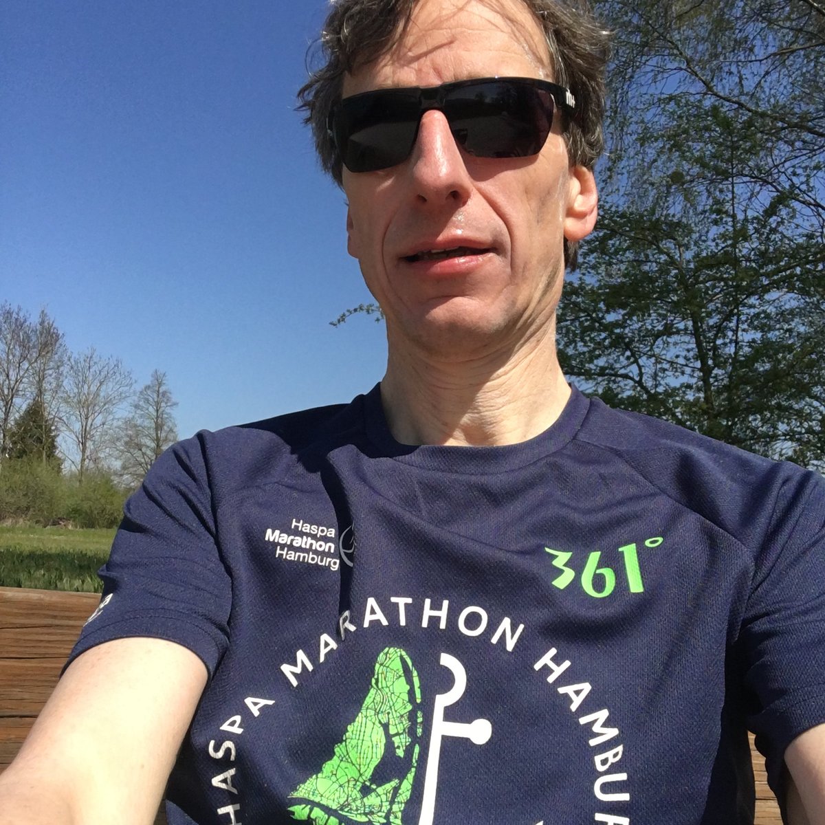 emorgenrCH's tweet photo. Yesterday finished my third virtual Hamburg Marathon running around the Greifensee. Not bad to have three for the price of one. Hopefully the real thing in September 2021. #runyourownblueline https://t.co/kUX59BLicP