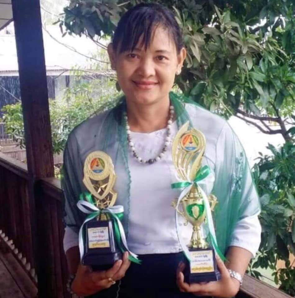 In #Bago, Military's sponsored thugs Abducted Teacher Daw Aye Aye Thet who's a high school teacher at B.E.H.S(7),Bago at around 11:30AM today. <a href="/ASEAN/">ASEAN</a> MAL's thugs are still unlawfully Abducting, bullying to Unarmed civillians Everyday.
#Apr25Coup
#WhatsHappeningInMyanmar