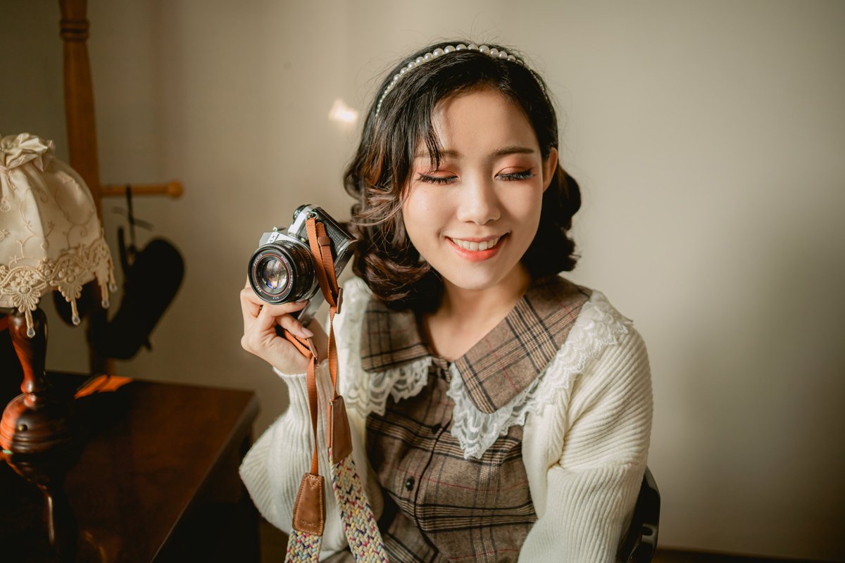 enjyu_cos's tweet photo. 20.12.26 카페홍시 스냅촬영
(1) https://t.co/MLUw2RMMXe
(2) https://t.co/QPIADjJIc6
🌼🌼🌼
Photo by. @CherryPie_85
━━━━━━━━━━━━━
#光が香りのように広がった
#team_cherrypie🍒
#portrait #portraitphotography
#ポートレート
#Enjyu_Daily https://t.co/FT6HK3aogA