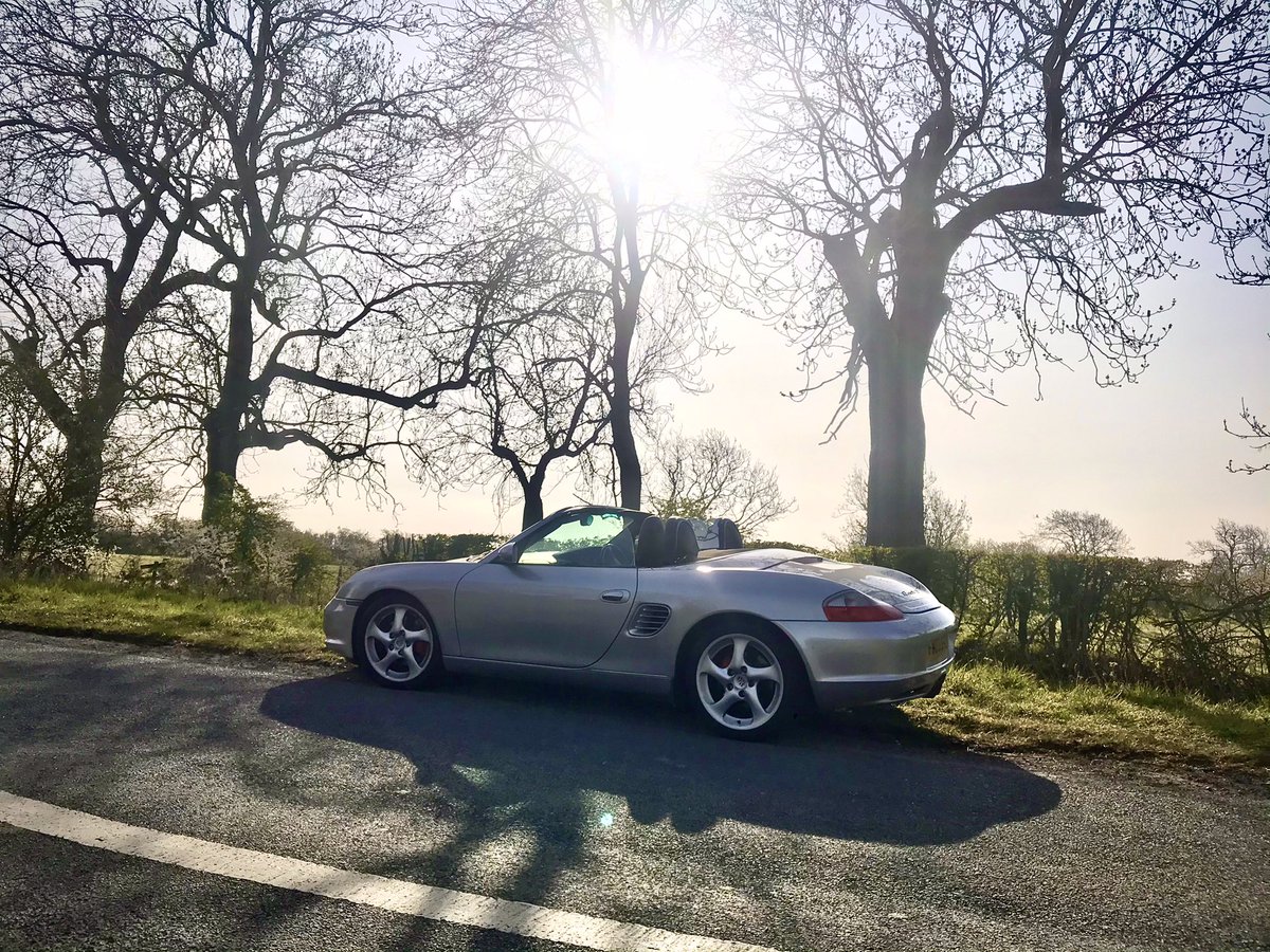 No distractions, just driving pleasure 
#supersunday #Drive #driveitday #Porsche #boxster