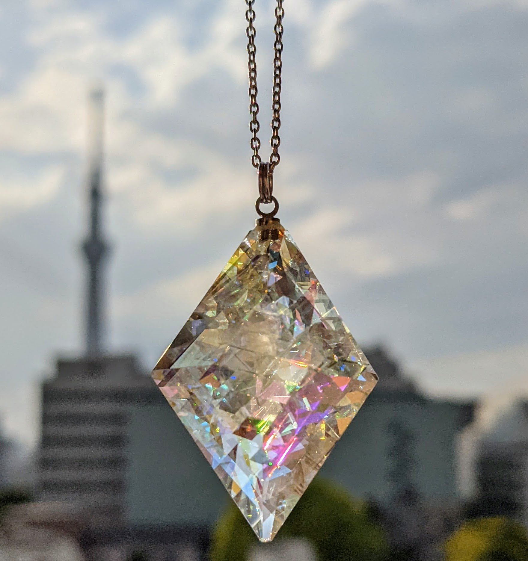 モナジー工房 Studio Monazie 虹の結晶 しずく型ペンダント