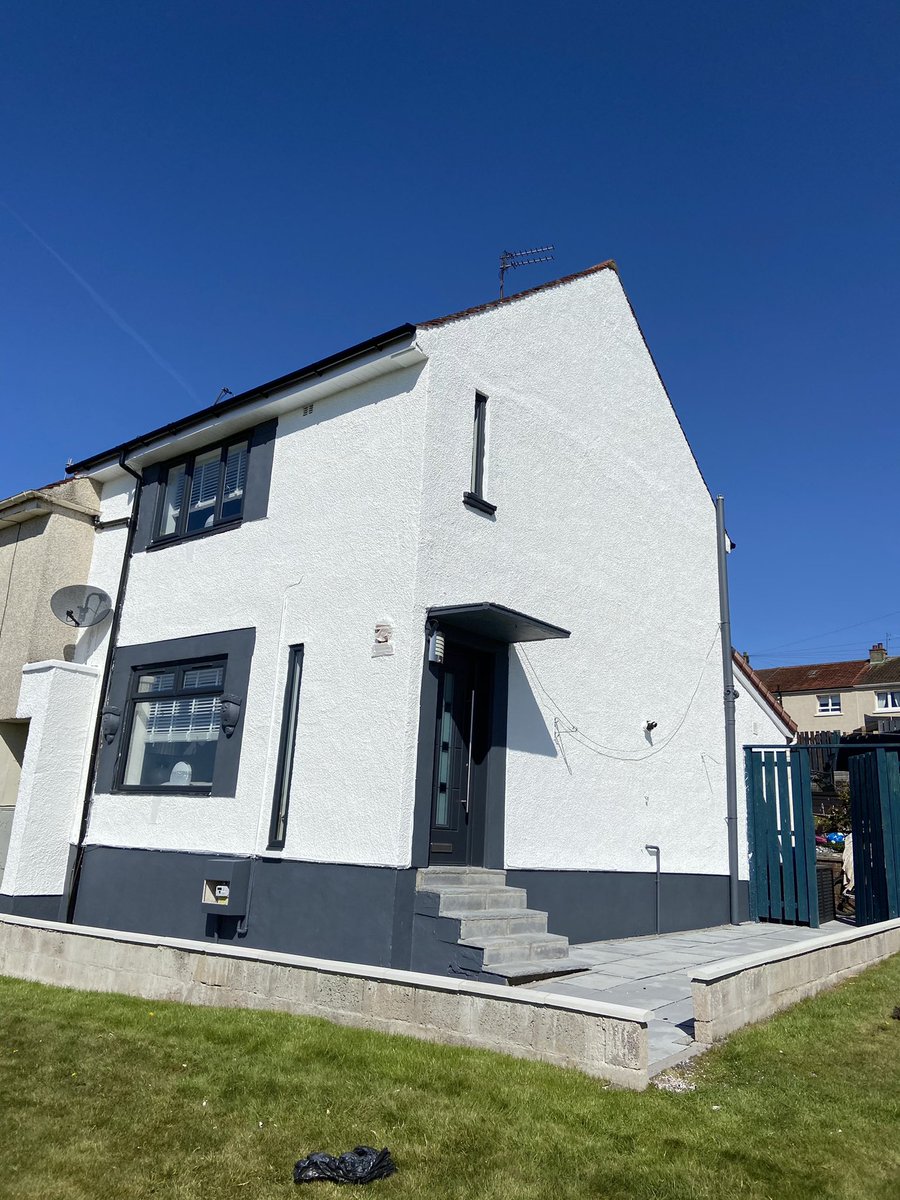 EllisDecor's tweet photo. 🟢🟢 TRANSFORMATION 🟢🟢 

What a difference this house is now 😎 Dulux brilliant white walls and grey base and window surrounds 

Contact today for availability 

📱 07476390909

🌐 https://t.co/FLj5xc8E7T

✅ Checkatrade https://t.co/6cFQuRYd9D