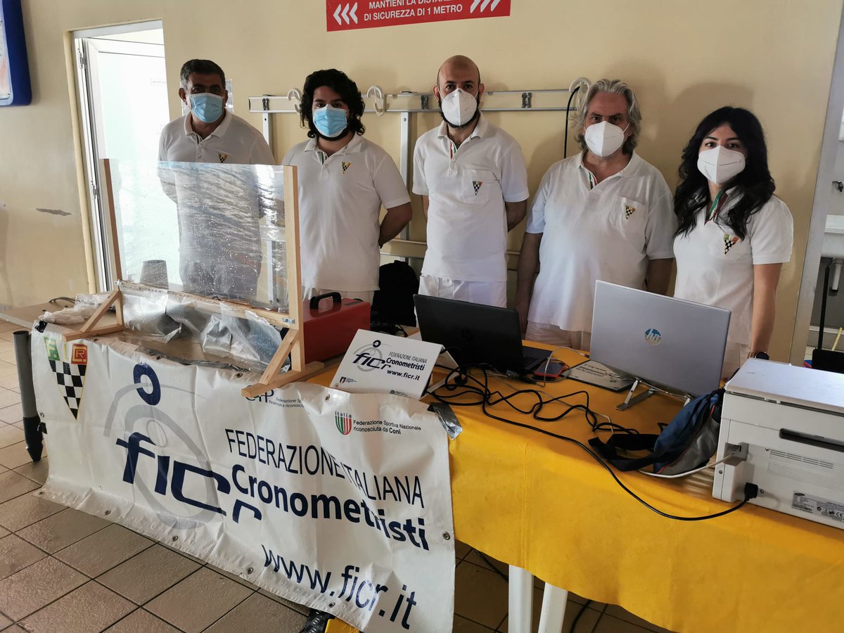 Il lavoro di #squadra divide i compiti e moltiplica il #successo!

 🥽 Il 24 e 25 aprile presso la #piscina Meridiana di #Taranto, in collaborazione con l' A.S.D. Cronometristi Reggiani 🏊🏻

#wearecronos ⏱️