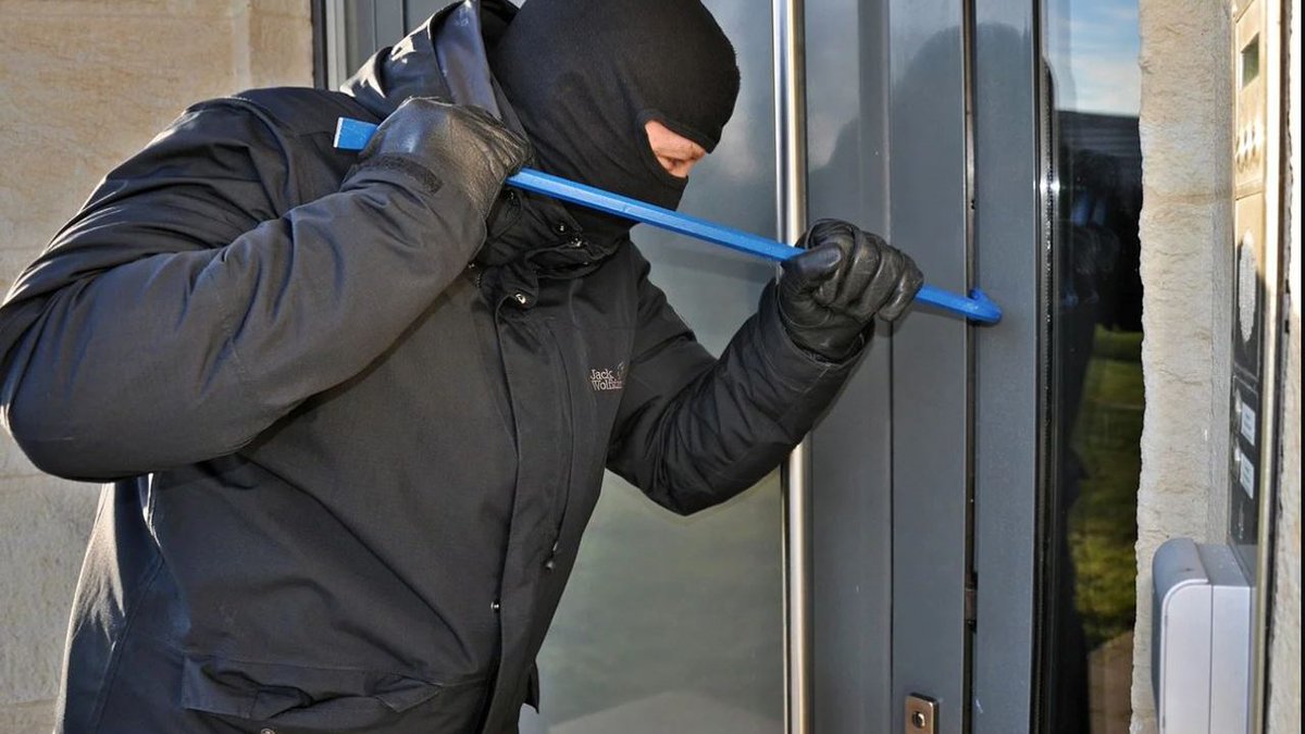 Politie zoekt getuigen van inbraak Horst ..