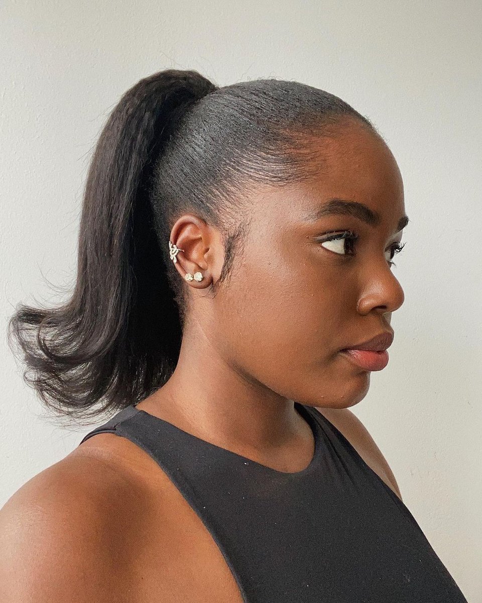 It’s the ponytail flick for us! Jean calls hers Barbie 👱🏽‍♀️ What would you name yours?