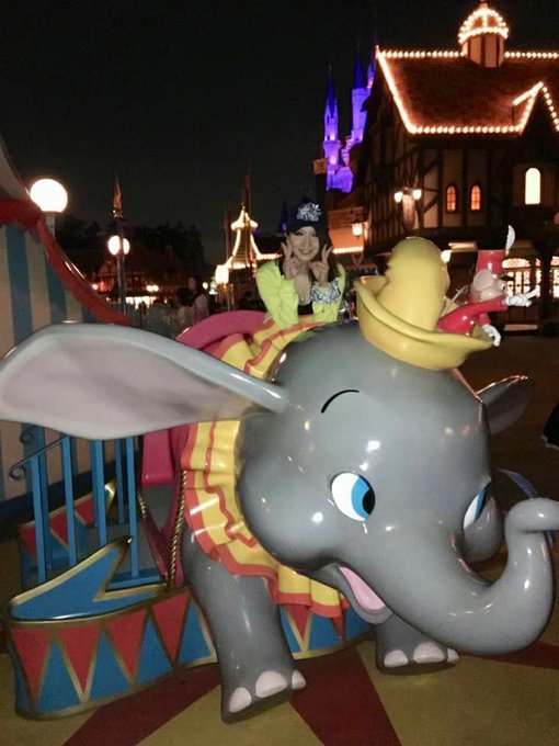 4年前の写真が出てきた😇💙 だいたいブレてるか、画質悪い。 4年前だから？カメラの性能のせいよな？笑 ただダンボ可愛い〜💕💕 そしてこのチョコレートめっちゃ美味しかったの覚えてる🤍✨ 久々に写真でほっこりしちゃったのでした😊<a href="/tag/%E9%88%B4%E6%9C%A8%E3%81%82%E3%82%8A%E3%81%99"class="tags"><span>#鈴木ありす</span></a><a href="/tag/panpan%E7%B7%A8%E9%9B%86%E9%83%A8"class="tags"><span>#panpan編集部</span></a><a href="/tag/%E3%83%9C%E3%82%B9%E3%83%88%E3%83%B3%E7%9C%BC%E9%8F%A1"class="tags"><span>#ボストン眼鏡</span></a>