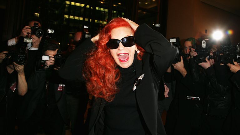 amalfi_style's tweet photo. #milvalarossa; her red hair; flame like. “To be completely woman and still be free”, that was #Milva's motto. She mastered #Schlager and #Chanson. #Milva the #PopSinger who first became an #actress and transformed into a #chansonnette has gone from us. @amalfi_style https://t.co/X1mh47zxoX
