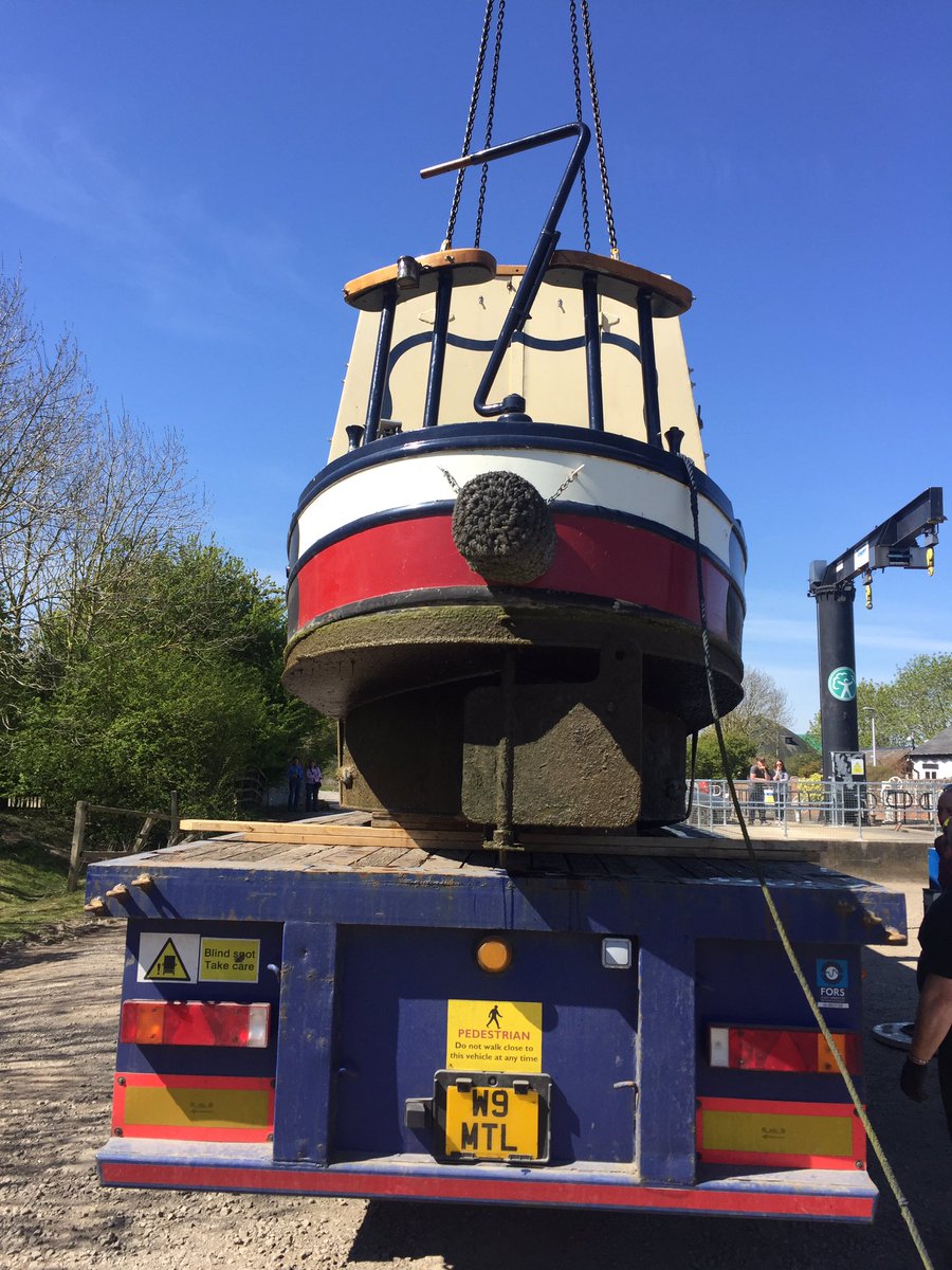 BeechMarineUK's tweet photo. River Hull today at Beverley Beck loading a narrowboat heading for Thorne Marina #thorne #thornemarina #beverleyeastyorkshire #magicalghost #staceybeechphotography #hull #hullmarina #kingstonuponhull #holidayinnhullmarina #hullcreative #riverhumber #goole #riverouse #rivertrent https://t.co/sEKcgqU8Fr