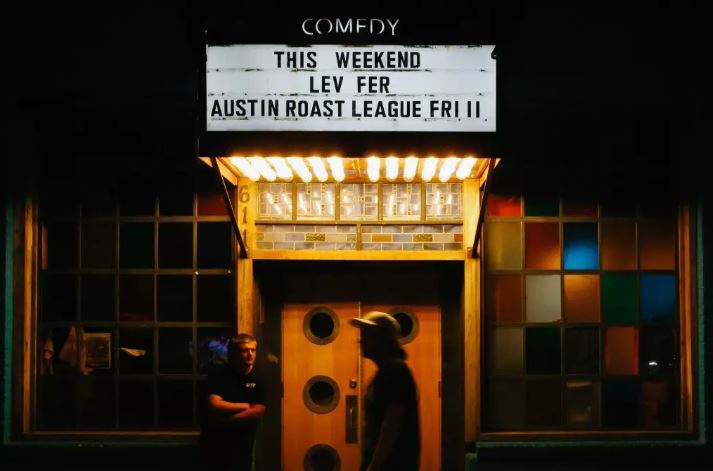 3walleraustin's tweet photo. Need a laugh? 3Waller has multiple comedy clubs within walking distance!

#atxapartments #austinapartments #dowtownliving #austinrealestate #3waller #3rdstreet #downtownaustin #brandnewcommunity #weloveourresidents #petfriendly #austinlocators #atx #austin #austintx... https://t.co/LnX3gSnSf7