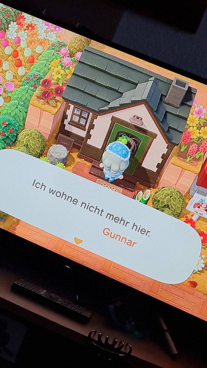 Vika_Chaan_'s tweet photo. Und somit haben sich unsere Wege am heutigen Tage getrennt, lieber Gunnar. Unglaubliche 400 Meilentickets habe ich für dich bekommen. Machs gut, Sahneschnittchen! ♡♡♡ https://t.co/v4IGl7Wq55