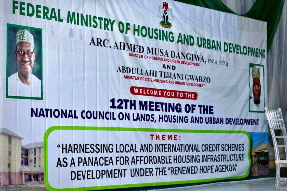 SenGbengaAshafa's tweet photo. Attending the 12th meeting of the National Council on Lands, Housing and Urban Development organised by the @fmhud_ng  under the able leadership of the Honourable Ministers, @Arch_Dangiwa and Alhaji Abdullahi Tijjani Gwarzo (HMS) at the Yaradua Hall Murtala Square, Kaduna State. https://t.co/JxqllEgBl0