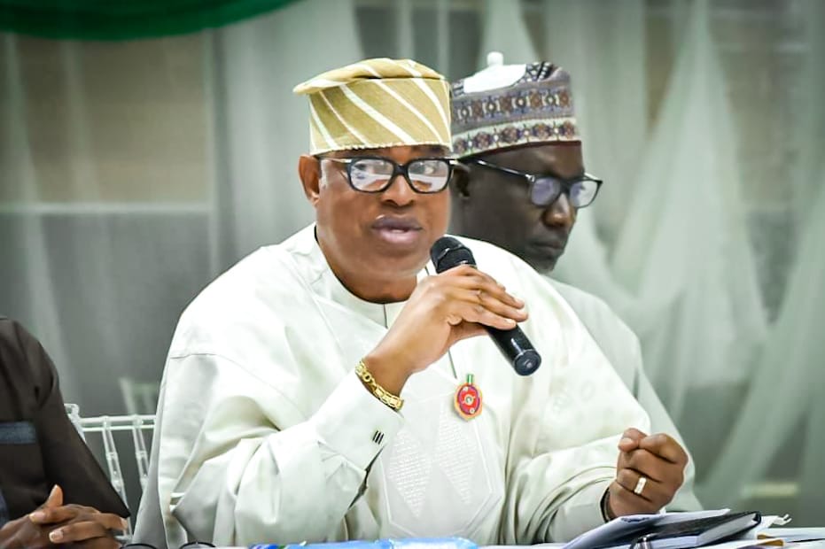 SenGbengaAshafa's tweet photo. Attending the 12th meeting of the National Council on Lands, Housing and Urban Development organised by the @fmhud_ng  under the able leadership of the Honourable Ministers, @Arch_Dangiwa and Alhaji Abdullahi Tijjani Gwarzo (HMS) at the Yaradua Hall Murtala Square, Kaduna State. https://t.co/JxqllEgBl0