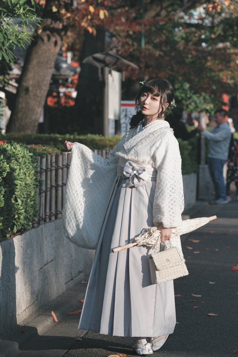 lanliin0619's tweet photo. 人像｜𝟙𝟙𝟙𝟝着物の日  

今年は日本に旅行に行かなかったので、 
でもやっぱり着物が好き🥺

📷 ｜ 蹦

#台湾 #写真 #人像攝影 #被写体になります #被写体モデル 
#和洋折衷 #和洋折衷コーデ #卒業袴 #レース着物 
#着物の日 #きものの日 #着物 #着物コーディネート #kimono https://t.co/FCqRwmNSGb