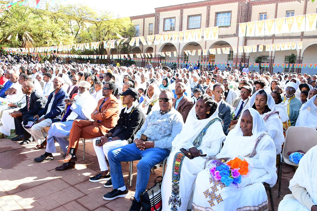 hawelti's tweet photo. Good Read: Second Commencement of Orotta College of Medicine &amp; Health Sciences 

"Let us carry with us the vibrant spirit of possibility; the unvarying belief in our potential; &amp;, the determination to create new opportunities." -  Graduating Class 2022-23
https://t.co/EjWnYu3yWg https://t.co/DVSnkGcciA