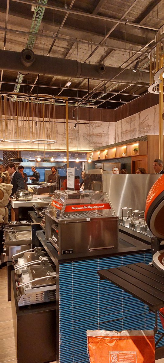 InNorMadrid's tweet photo. Gracias @middlebycooking Spain y @acenoma por invitarnos hoy a conocer el centro culinario Middleby Innovation Kitchen (MIK) en #sansebastiandelosreyes 
#SSRR #innovacion https://t.co/hNMh7jnRav