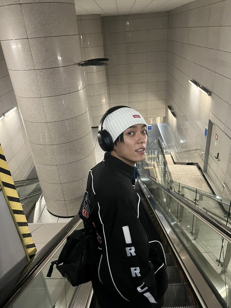 [#이션] 민균아 생일축하한다 항상 웃는 모습으로 우리들 옆에있어줘 ~ 사랑한다 더 행복해지자 우리~~