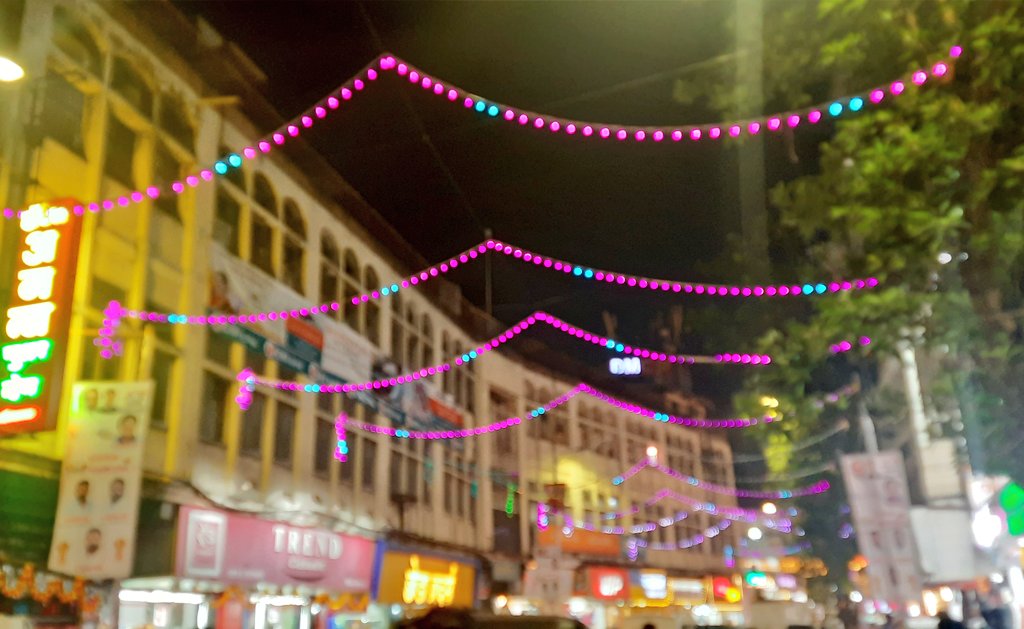 Pune streets during Diwali 🪔
#theme_pic_India_Diwali2023
#streetphotography