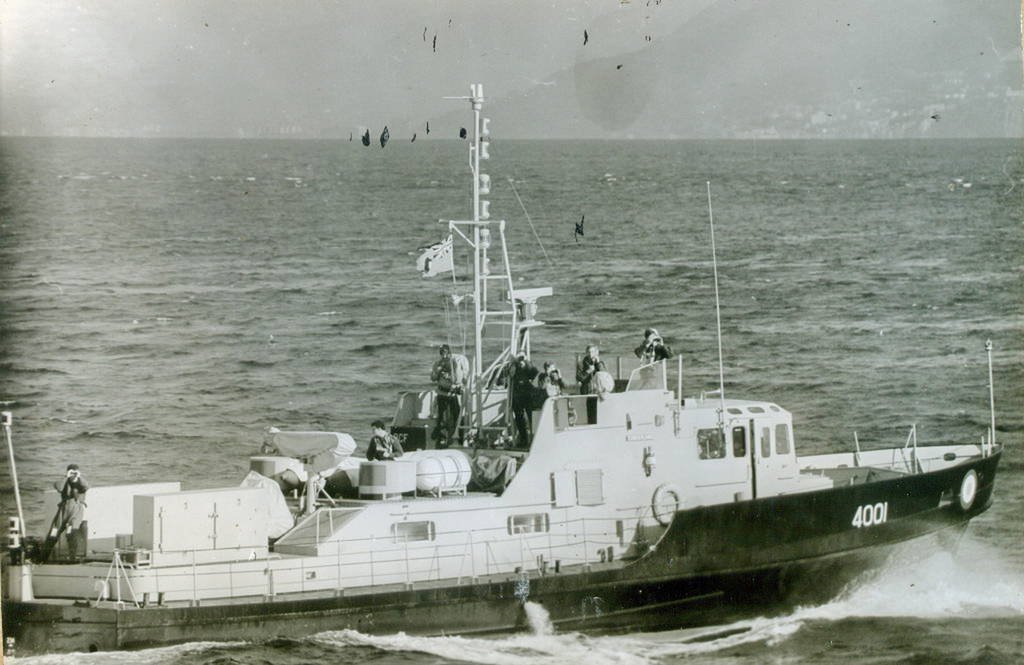 Cybernest's tweet photo. HMAFV Sunderland (4001) RTTL (Rescue & Target Towing Launch) MK III operating in the Strait of Gibraltar. c 1976 🇬🇮🇬🇧
#RAF #Gbraltar #RTTL @RAF_Gib https://t.co/DXtzVHqUcY