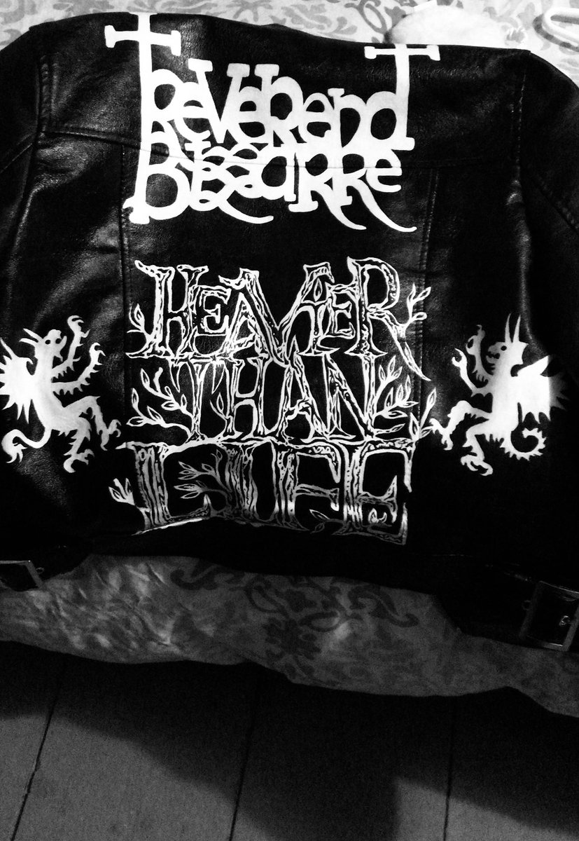 countesschaos13's tweet photo. Another jacket that I painted with one of my favorite bands 👹
#reverendbizarre #doommetal #metalhead #darkarts #undergroundmetal #customjacket https://t.co/C2BFl4NaEK