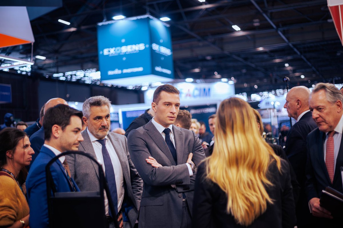 J_Bardella's tweet image. Au #Milipol, je suis venu soutenir notre industrie de Défense et de sécurité, mais aussi tous les hommes et les femmes qui portent l’uniforme et nous protègent. 

Ils sont la fierté de la Nation 🙏🏻