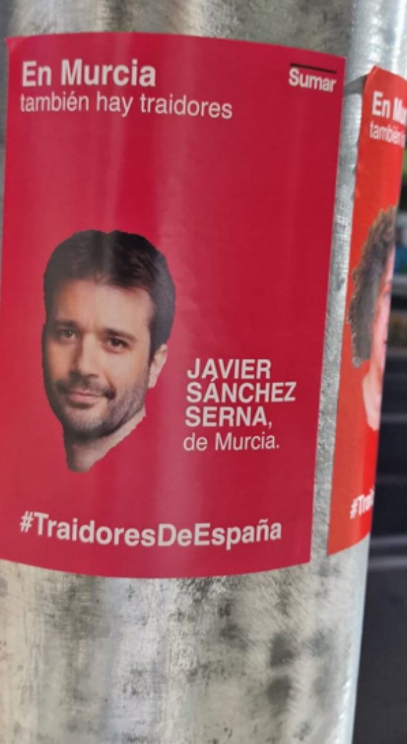RosaRodaNews's tweet photo. 👉No les basta con atacar sedes del PSOE y de CCOO.
👉No les basta con realizar concentraciones sin autorización frente a partidos democráticos. 
👉También empapelan calles del centro de Murcia señalando a diputados democráticamente elegidos
👉Son predicadores del odio. https://t.co/obr1q0ZkkV