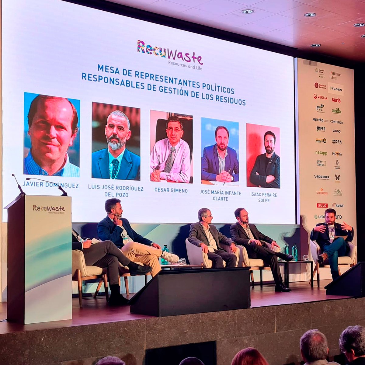 residuscat's tweet image. 2a jornada del #Recuwaste23 👇

✔️ Expliquem el #PactePerLaModaCircular i destaquem que només un 1% dels #ResidusTèxtils es recicla per fer nous tèxtils.

✔️ Taula rodona per parlar dels reptes i solucions en la gestió de #residus des de l&apos;àmbit de l&apos;administració.

@Recuwaste