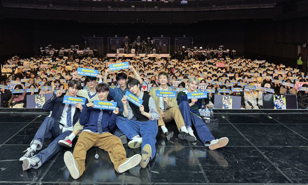 [📸] 앰퍼샌드원 (AMPERS&amp;ONE) 1st Single Album [AMPERSAND ONE] SHOWCASE

앰퍼샌드원의 처음을 함께 해주신 여러분
앞으로 On And On 오랜 시간 함께 해요💙

#앰퍼샌드원 #AMPERSANDONE #OnAndOn
