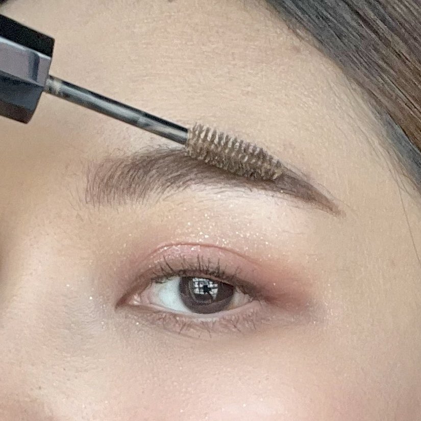 plengssp's tweet image. มาสคาร่าคิ้วของ Kissme สีกำลังดีมากเลย👀💖ปรับให้ขนคิ้วดูสีอ่อนลง หน้าดูละมุนขึ้น ในเซ็ทมีให้ 2 แท่งเลย เป็นลิมิตเต็ดเซทที่ไทย ไซส์ใหญ่กับไซส์มินิ ไว้พกพาได้ ขนคิ้วดูชัดขึ้น เรียงเส้นสวย ชอบๆๆ #Kissmethailand #Heavyrotation #มาสคาร่าคิ้ว