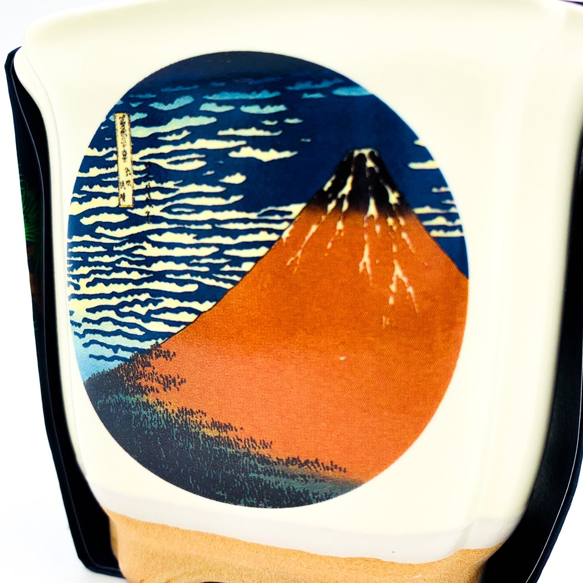 swaygallery's tweet photo. NEW IN | Bonsai Kit
Grow your own bonsai at home! These kits feature prints of artworks by Katsushika Hokusai and are bonsai kits that can be grown from seeds. #swaygallery #swaylondon #japan #london #japaninlondon #newin #bonsai #seed #bonsaikit #katusikahokusai #growfromseeds https://t.co/tkVrZqR2eg