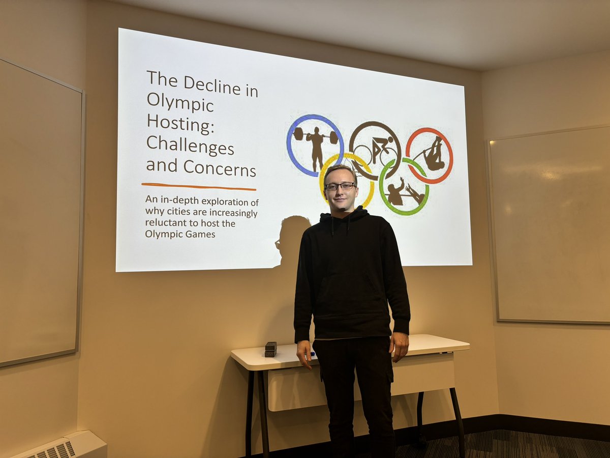 SentheSportsLaw's tweet photo. Last nights #studentpresentations were a knockout! A huge thank you to Riley Hanson, Nathan Bridewood, and Josh Iacobelli for enlightening the class on the world of FIFA, the Olympics, and the UFC! 🥊 @SentheShanthi @WindsorLaw https://t.co/bvDBIKdOre