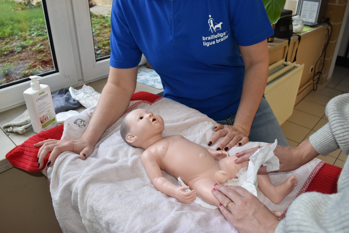 En mai dernier, la #LigueBraille lançait un appel aux dons via le #LabCAP48 pour l'accompagnement parental. Grâce à vous, nous avons récolté 5 268 € et acheté 4 bébés-mannequins.
Nos généreux donateurs ont eu le privilège de choisir leurs prénoms : Olga, Nelya, Louis et Alberto.