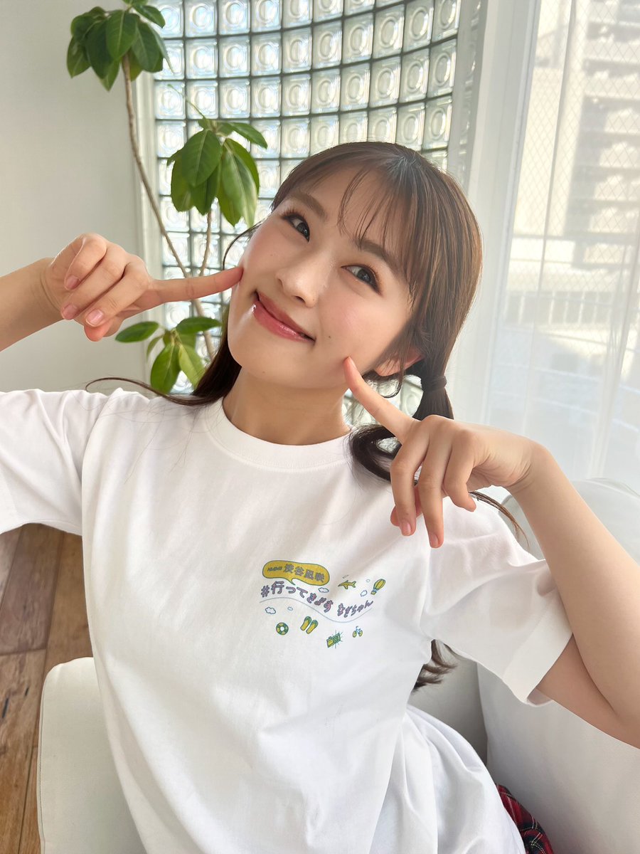 EX大衆 裏表紙させて頂いています🌼 思い出深いNMB48の衣装で撮影して