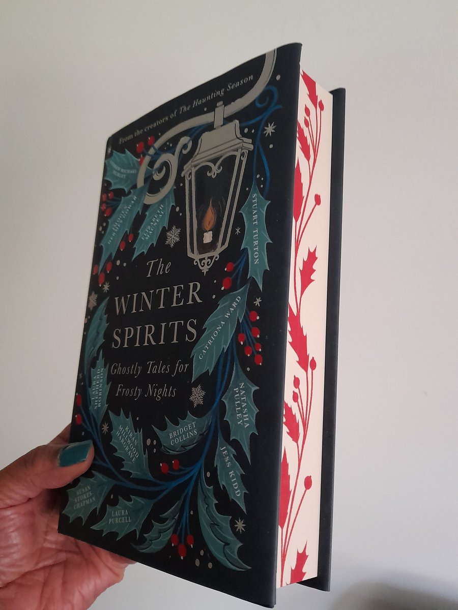 Woohoo!! 👏🏽👏🏽👏🏽 
It's arrived, @Paradi5eLibrary ! 
And what a beauty it is. 😍 
Thank you so much!
#booktwt #BookTwitter #Bookmail #TheWinterSpirits