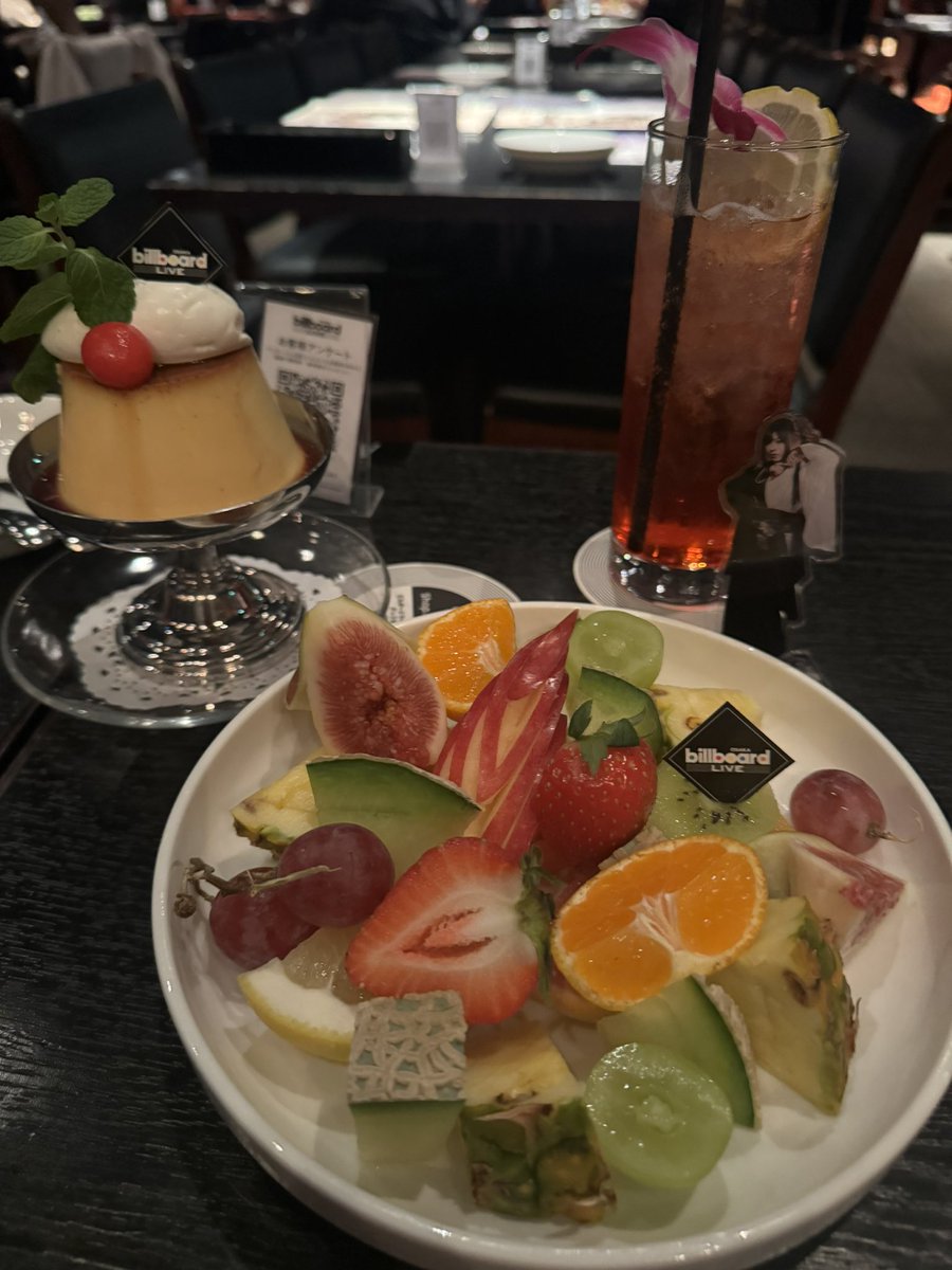violet_emi127's tweet photo. ビルボード大阪
とってもよかったです。
たまちゃんにも会えて良かった。
私の声届いたかなぁ〜
りんご追分や夜桜お七
ボランティアで歌うのに勉強になりました。

#鈴華ゆう子 
#ビルボード大阪 https://t.co/C7A6VvunnS