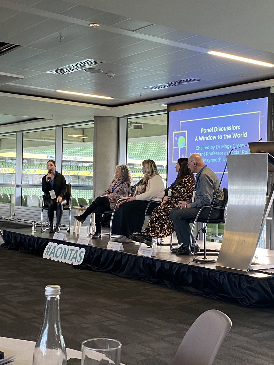 flobeeh's tweet photo. A window to the world @aontas great discussion and inspiration from all speakers #communityeducation #learnervoice @TipperaryETB @DeptofFHed https://t.co/G6YT5Mz4UJ