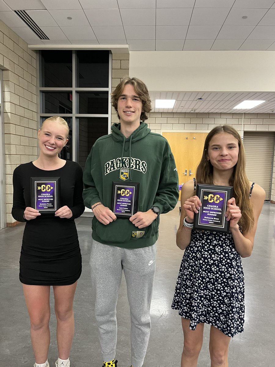Wrapped up our season banquet with some nice awards for our amazing athletes. 
🏃‍♀️ 🏃‍♂️ Most improved runners 
👧 Katelyn Farm 
👦 Jack Cutler 
👧 Rebecca Ross