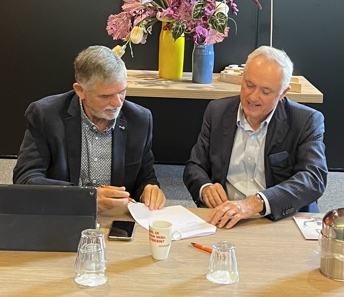 theojvandijk's tweet photo. Belangrijke mijlpaal voor de Verolme Trust! Enthousiast om samen met kersverse Raad van Adviesleden Willem Laros, Rob Verkerk en René Berkvens nog beter geschikte maritieme initiatieven te identificeren en onder-steunen. #verolmetrust #maritiem #maritime https://t.co/UTnFDZmNro https://t.co/4YyVUGRRcE