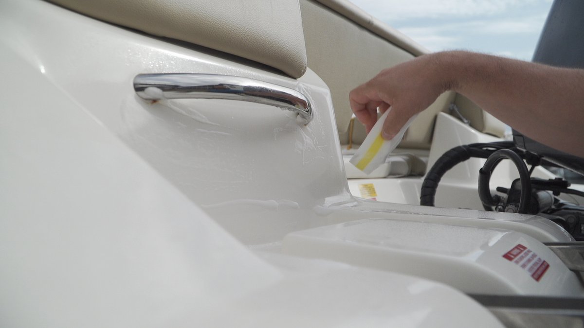 Starbriteinc's tweet photo. Transform your boat's hull from stained to stunning! ⛵✨ Our Instant Hull Cleaner makes it a breeze, removing rust and scum lines quickly on any fiberglass or painted surface. No scrubbing, just instant results.
#StarbiteSolutions #InstantHullCleaner #BoatMaintenance https://t.co/wcd9LpEKCD